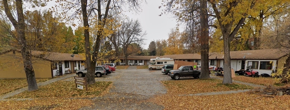 126 N Main St in Joliet, MT - Building Photo