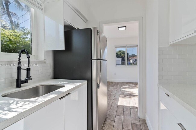 2190 SW 14th Terrace in Miami, FL - Building Photo - Building Photo