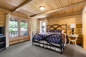 465 Sylvan Dr in Fontana-on-Geneva Lake, WI - Building Photo - Building Photo