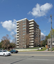 3110 Sheppard Ave E in Toronto, ON - Building Photo - Building Photo