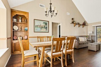 217 Village Bay in Lake Arrowhead, CA - Building Photo - Building Photo