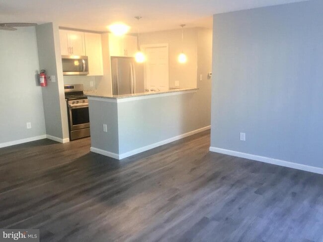 property at 1609 Woodhollow Dr