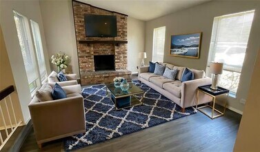 3201 Willow Bend Ct in Bedford, TX - Foto de edificio - Building Photo