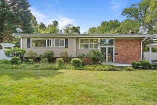 7403 Carmine St in Annandale, VA - Building Photo