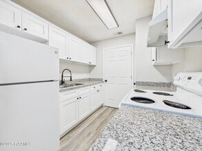 107 Meudon St in Lafayette, LA - Building Photo - Building Photo