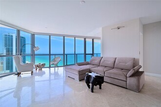 3101 S Ocean Dr in Hollywood, FL - Building Photo - Building Photo