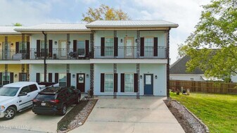 64 Oak Alley Ln in Long Beach, MS - Building Photo