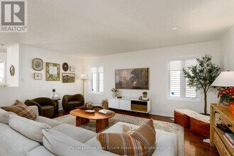 7081 Walworth Ct in Mississauga, ON - Building Photo - Building Photo