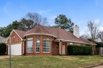 3158 Clubview Cove N, Unit 2301 in Lakeland, TN - Foto de edificio - Building Photo