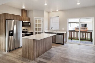 1809 Eastgate Loop in Ferndale, WA - Foto de edificio - Building Photo