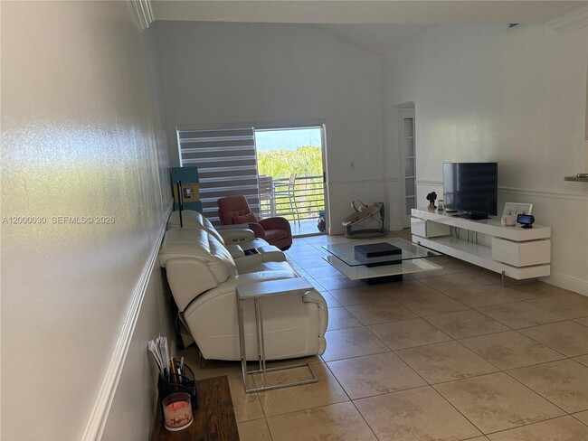 9731 Fontainebleau Blvd