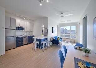 Panoramic Northside in Berkeley, CA - Foto de edificio - Building Photo