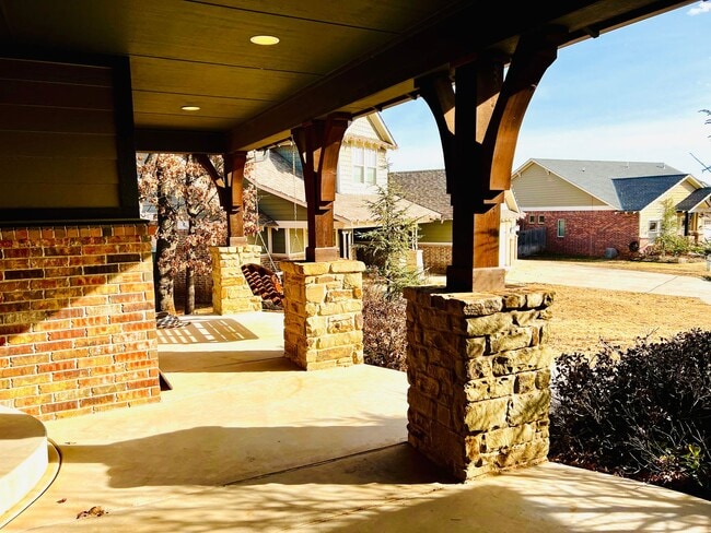 4933 October Dr in Edmond, OK - Building Photo - Building Photo