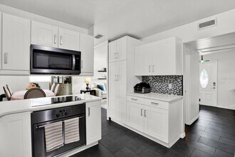 6504 Lenore Dr in Tampa, FL - Building Photo - Building Photo