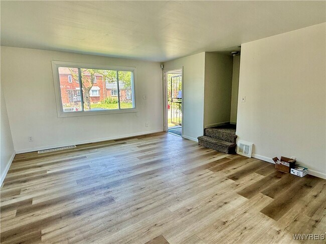 7 Bennett Village Terrace in Buffalo, NY - Building Photo - Building Photo