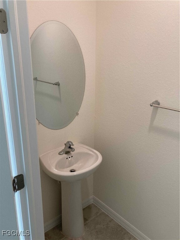 property at 14011 Oviedo Pl