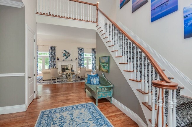 6 Old School House Ln in East Hampton, NY - Building Photo - Building Photo