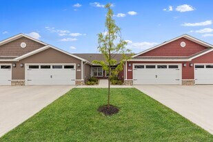 Redwood Groveport in Groveport, OH - Building Photo