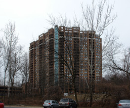 Grosvenor Park in Rockville, MD - Foto de edificio - Building Photo