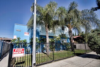 7101 Rugby Ave in Huntington Park, CA - Building Photo - Building Photo