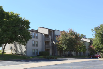 Oak Forest Apartments in St. Louis, MO - Building Photo - Building Photo