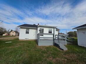 190 E Madison St in Clintonville, WI - Building Photo - Building Photo