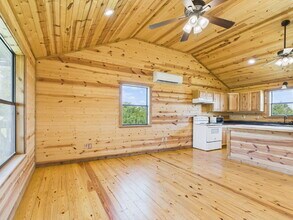 105 Hill Country Cabin Ln in Harper, TX - Building Photo - Building Photo
