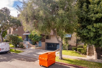 315 Chester St in Glendale, CA - Foto de edificio - Building Photo