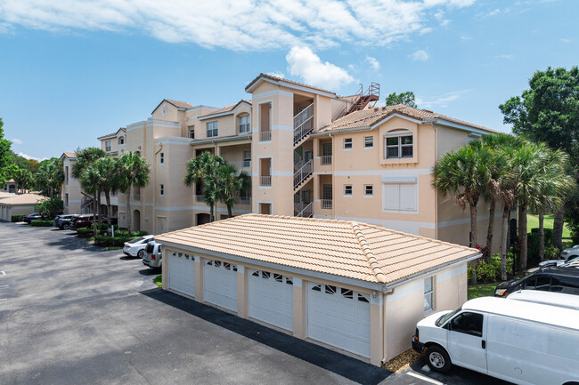 The Fairways at Emerald Greens in Naples, FL - Foto de edificio - Building Photo