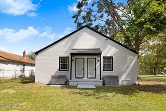 910 E Mulberry St, Unit A in Goldsboro, NC - Building Photo - Building Photo