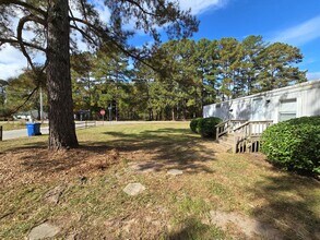 826 Rembrandt Dr in Fayetteville, NC - Foto de edificio - Building Photo