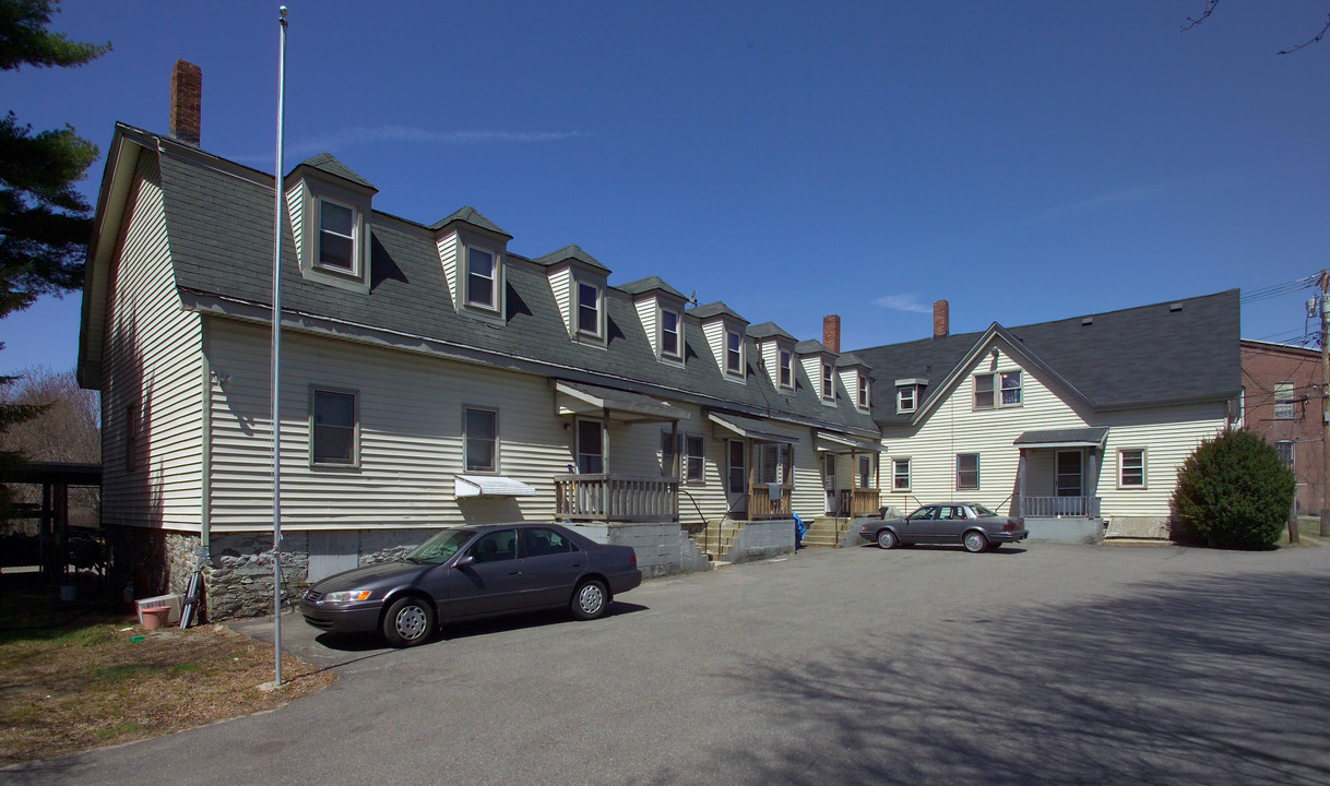 426-434 Whittenton St in Taunton, MA - Building Photo