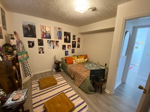 1201 Clement St, Unit Apartment E in Radford, VA - Foto de edificio - Building Photo