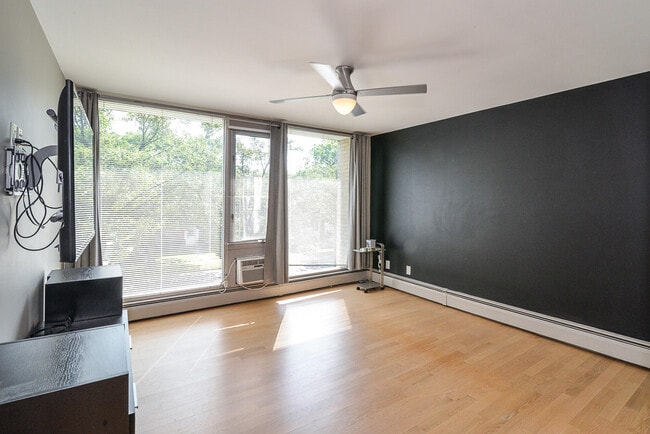 1531 Packard St in Ann Arbor, MI - Foto de edificio - Building Photo