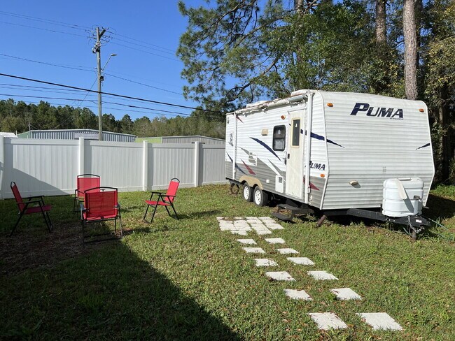 738 Carondelay Dr in Pensacola, FL - Building Photo - Building Photo