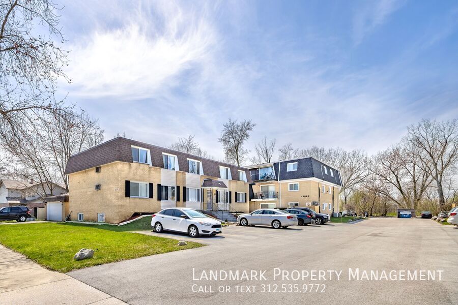 12030 S Kildare Ave in Alsip, IL - Building Photo