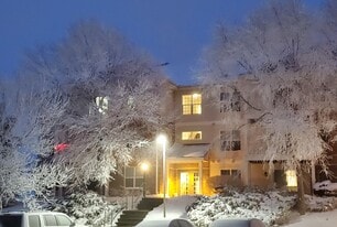 Blackhawk Trails Apartments in Madison, WI - Building Photo