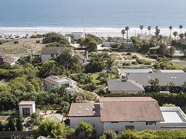 30506 Morning View Dr in Malibu, CA - Building Photo - Building Photo