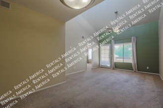 7008 E Gold Dust Ave in Paradise Valley, AZ - Foto de edificio - Building Photo