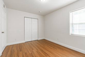 Urban Bayou Apartments in Memphis, TN - Building Photo - Interior Photo