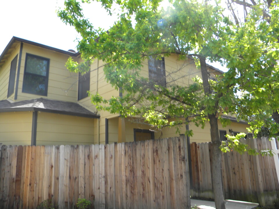 4902 K St in Sacramento, CA - Building Photo