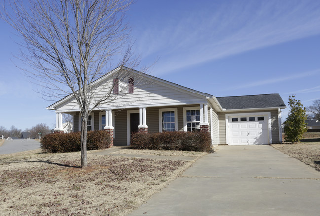 Country Garden Estates in Moore, SC - Foto de edificio - Building Photo