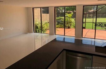 3961 Adra Ave in Doral, FL - Building Photo - Building Photo