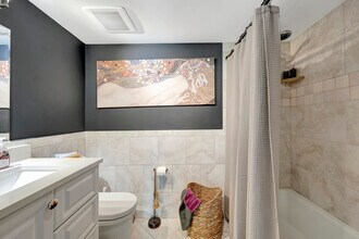 1810 Bald Eagle Dr, Unit 1810 A in Naples, FL - Foto de edificio - Building Photo