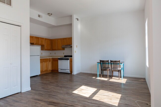 517 Communipaw Ave in Jersey City, NJ - Building Photo - Building Photo