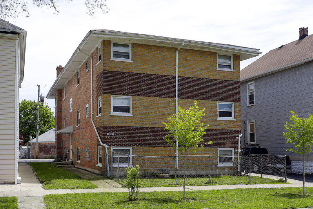 135 N 22nd Ave in Melrose Park, IL - Foto de edificio