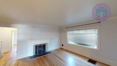 3284 NE Bryce St in Portland, OR - Building Photo - Building Photo