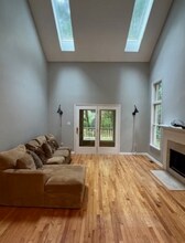 8 Stonegate Ln in Bedford, MA - Building Photo - Building Photo