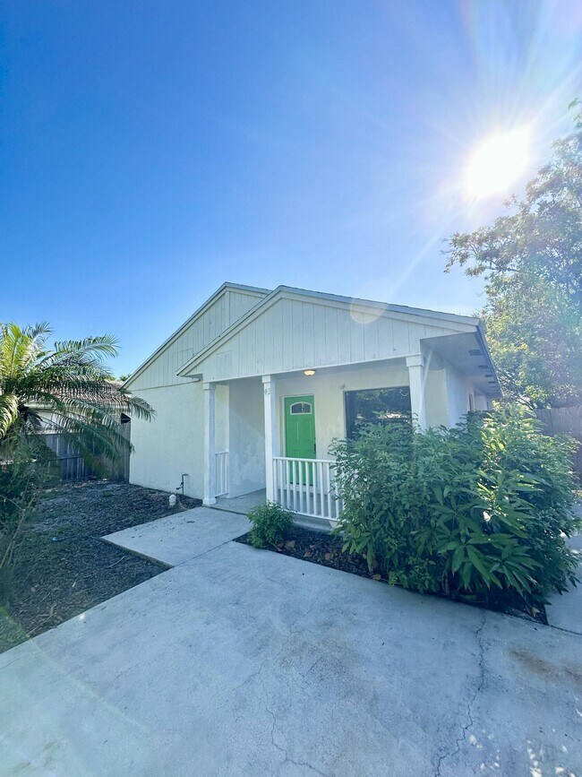 43 SW 8th Ave in Delray Beach, FL - Building Photo - Building Photo