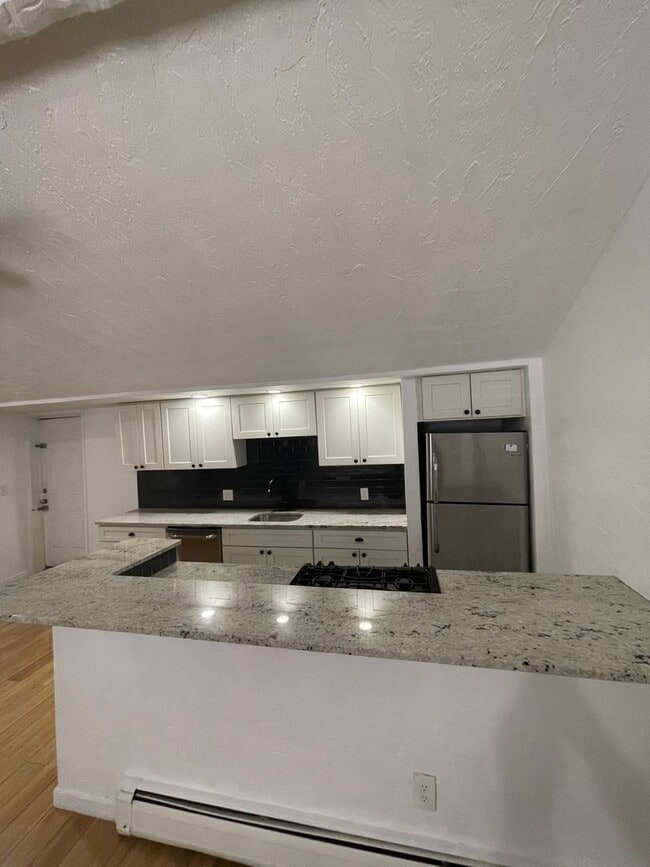 239-241-241 Maverick St in Boston, MA - Building Photo - Building Photo